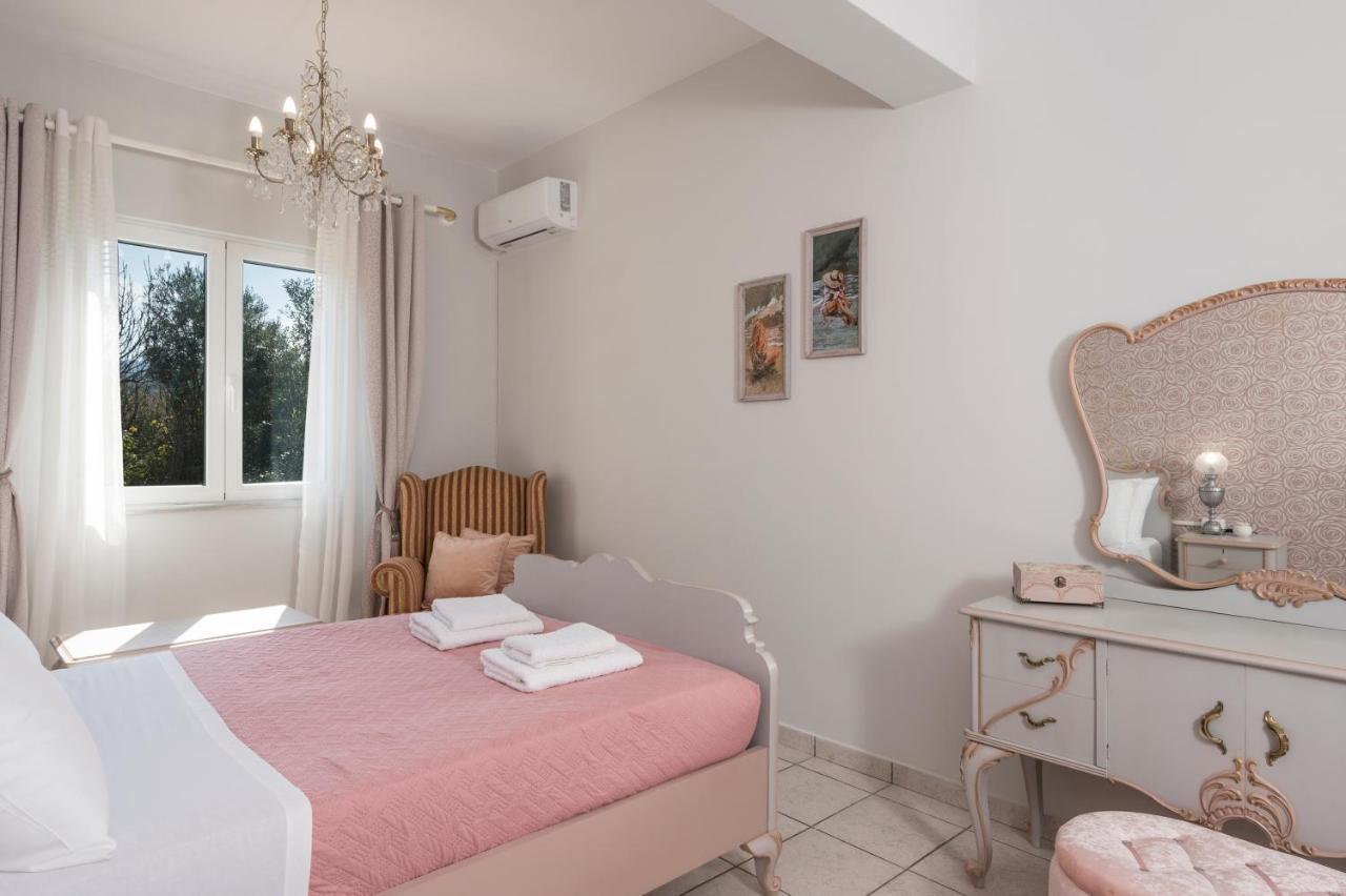 Casa De Philippe With Unique Seaview 2' From Beach Agia  Exterior foto